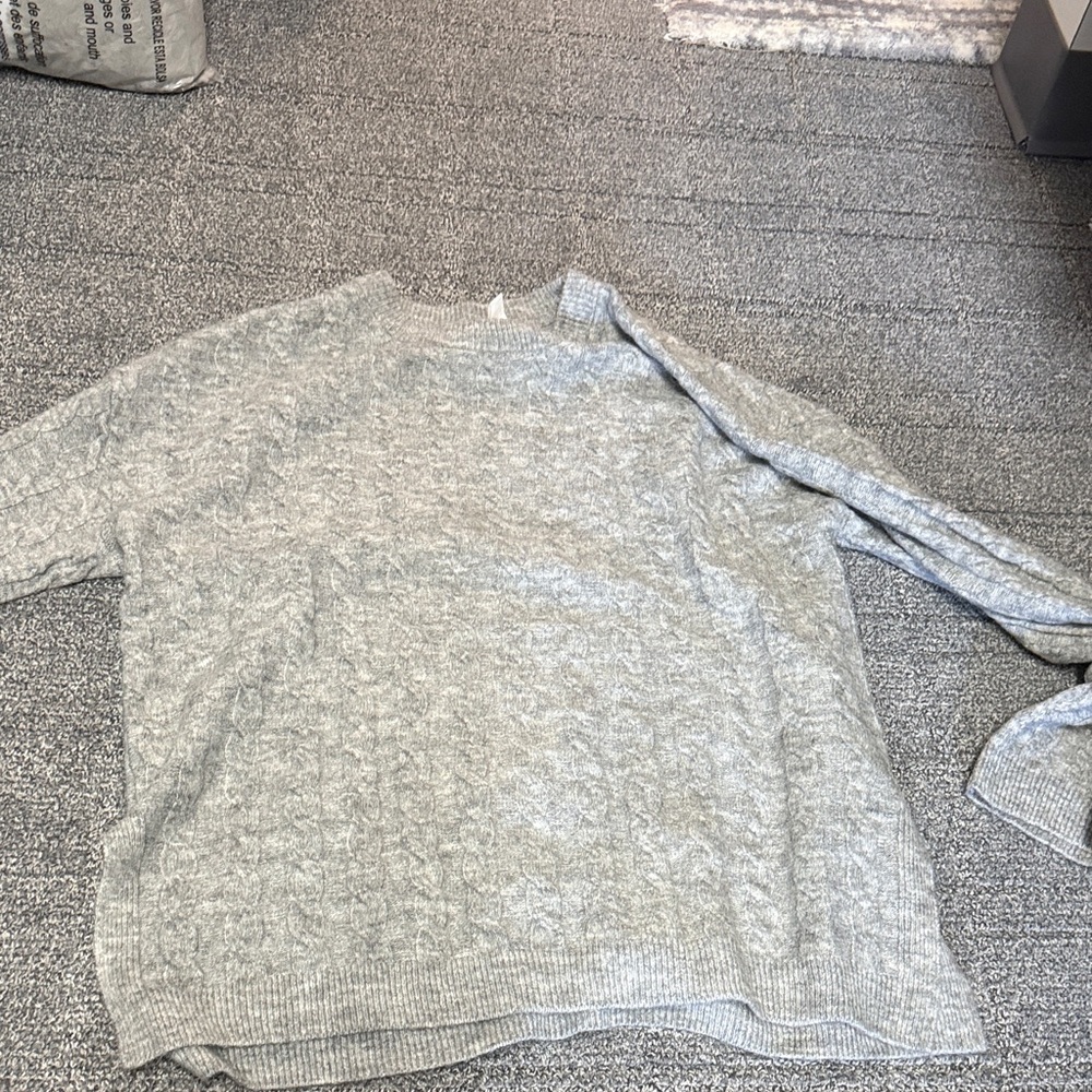 H&M Light Gray Cable Knit Crew Neck Sweater